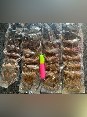 Set of 8 Pre-looped Crochet Curl Hair Pieces